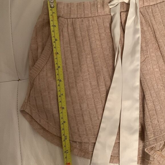 Abercrombie & Fitch Women’s Pajama Short Pockets Tan Size XS - Picture 4 of 7